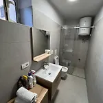 With Self Check-in Apartment *